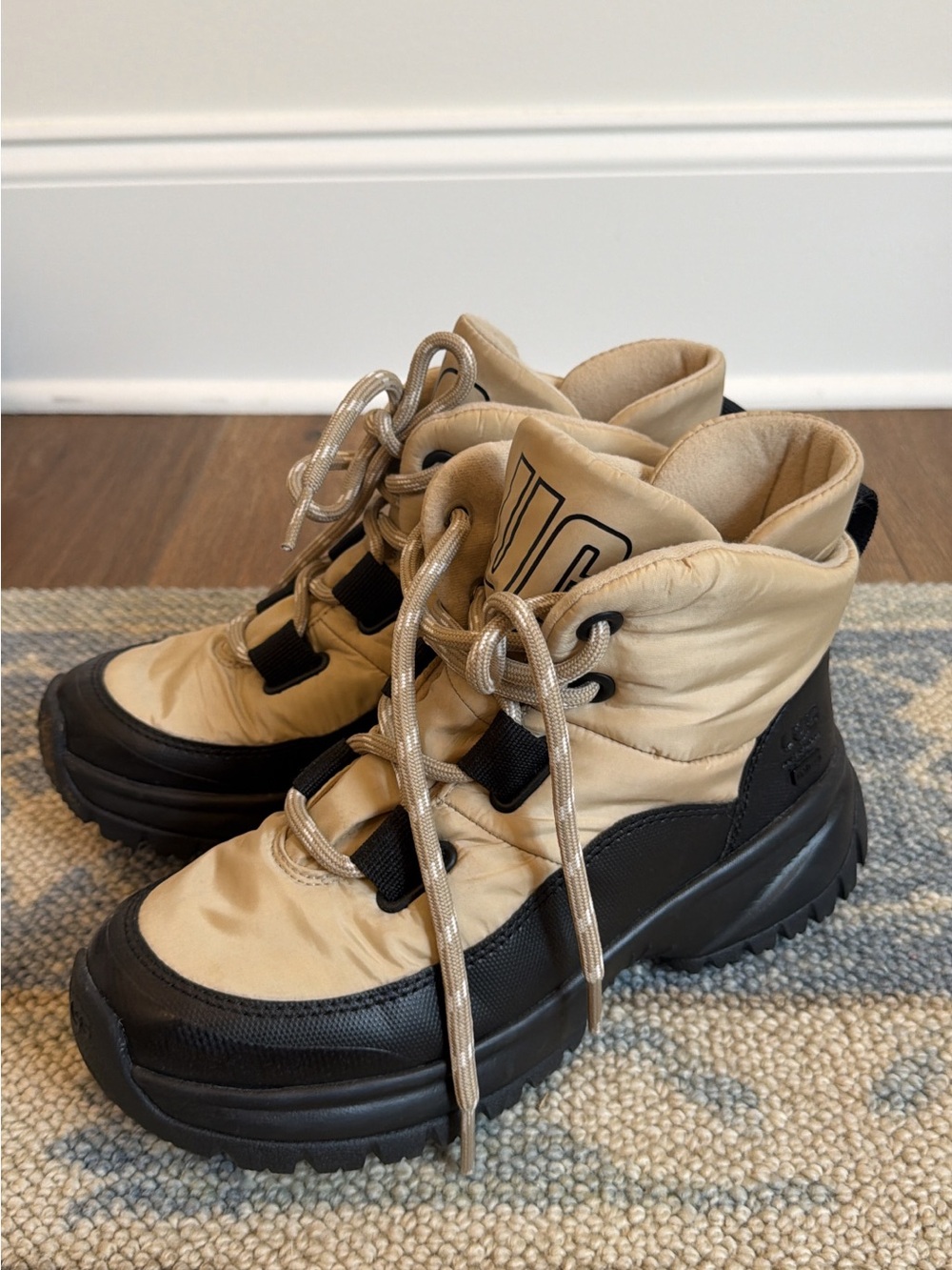 UGG Beige and Black Women's Winter Lace-Up Boots - Rugged Sole